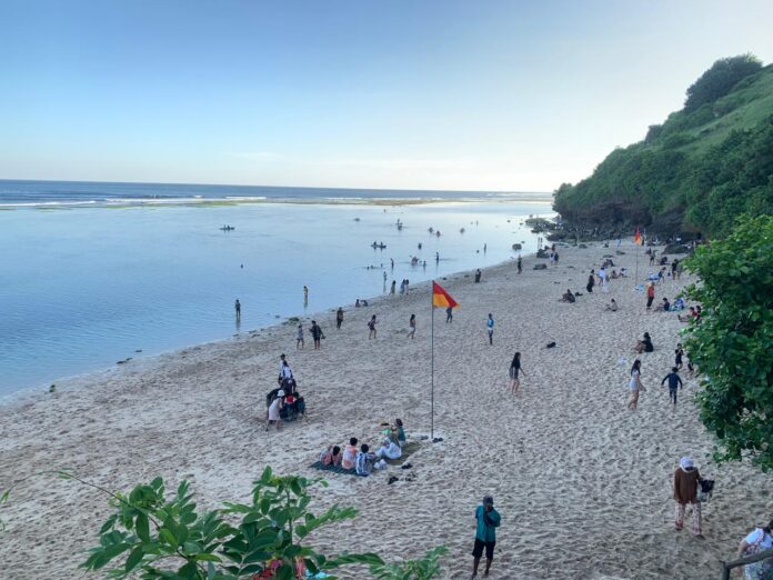 Pantai Gunung Payung