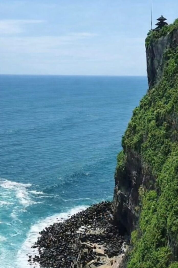 Seawall Uluwatu