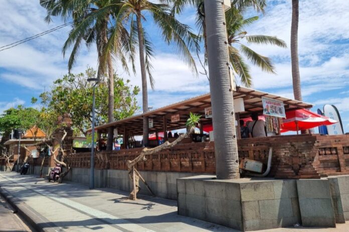 pedagang Pantai Kuta