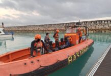 Petani Terempas Ombak Saat Memancing di Pantai Kelingking Nusa Penida, Tim SAR Lakukan Pencarian Pantai Kelingking