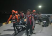 Korban Terempas Ombak di Pantai Kelingking Ditemukan Meninggal Dunia Terempas ombak Pantai Kelingking