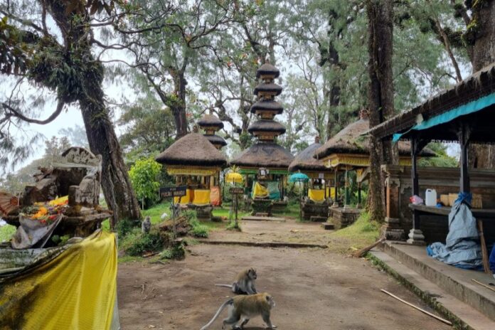 Pura Pucak Mangu