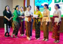 TP PKK Sosialisasikan Badung Peduli Residu dan Optimalisasi Bank Sampah Mangu Srikandi PKK Badung