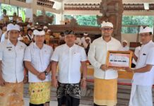 Lanang Umbara Dampingi Wabup Alit Sucipta Hadiri Upacara Ngeratep Petapakan di Pura Dalem Bebalang Desa Carangsari Lanang Umbara