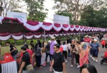 Belasan Ribu Canang Seharga Rp157 per Paket Ludes dalam Sejam Canang