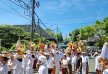 Melasti di Labuan Sait Awali Rangkaian Karya Agung Pura Luhur Uluwatu Pura Luhur Uluwatu