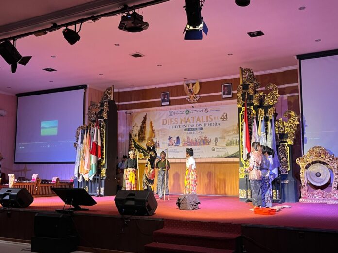 Universitas Dwijendra
