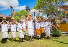 DPRD Badung Ngaturang Bakti Karya Nyatur Rebah di Pura Lingga Bhuwana dan Pura Beji Puspem Badung Pura Lingga Bhuwana