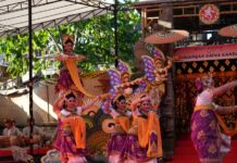 Parade Angklung Kebyar PKB XLVIII, Sanggar Seni Taksu Murti Kemanisan Tampil Memukau Angklung kebyar