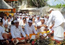 Ketua DPRD Badung Hadiri Puncak Pujawali Pedudusan Agung di Pura Luhur Uluwatu Pura Luhur Uluwatu