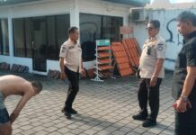 Sehari Raup Ratusan Ribu, Fenomena Manusia Silver Sulit Dihilangkan Manusia silver