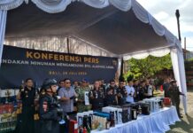 Ribuan Botol Miras Berpita Cukai Palsu Digagalkan di Bali, Negara Selamatkan Rp2,14 Miliar Bea cukai