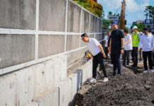 Bupati Adi Arnawa dan Wabup Bagus Alit Sucipta Tinjau Proyek Strategis Pengendali Banjir di Kuta Adi Arnawa