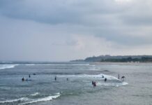 Waspada Gelombang 6 Meter Berpotensi Landa Perairan Selatan Bali 5-8 Agustus Gelombang laut