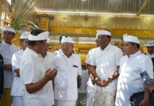 Ketua DPRD Badung Hadiri Karya Ngaben dan Nyekah Massal di Desa Adat Bualu Bualu