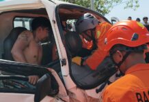 Lakalantas di Gerokgak, Sopir Terjebak di Kabin Truk Gerokgak