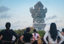 Menikmati Pilates Pagi dengan Latar Garuda Wisnu Kencana Pilates GWK