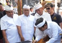 Hadiri Karya di Bualu, DPRD Badung Ajak Krama Ajegkan Adat dan Agama Karya di Bualu