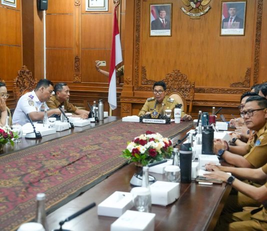 Atasi Kemacetan, Bupati Adi Arnawa Matangkan Pinjaman Daerah Bersama Tiga Kementerian Kemacetan
