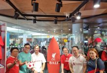 Dowie dan Sami Hyypiä Terpukau Sambutan Liverpudlian Bali Liverpudlian