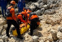 Warga Rusia Ditemukan Tewas di Bawah Tebing Tanjung Mebulu Tanjung Mebulu