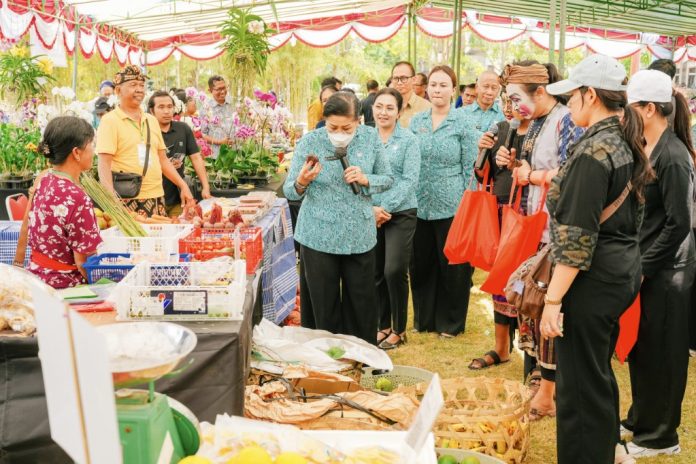Berbelanja dan Berbagi