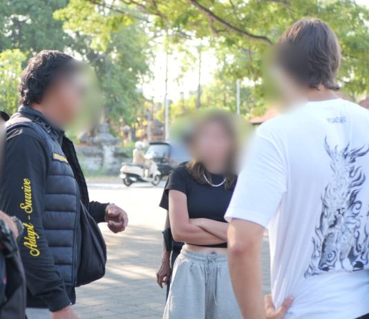 Dua WNA Diduga Jadi Pelatih Motor Ilegal di Serangan, Kabur Saat Didatangi Imigrasi WNA