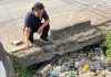 Sampah Lama Tersangkut di Drainase Seminyak, Satu Bak Moci Diangkut Tim Betoks Sampah