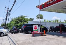 Urai Antrean di SPBU, Polda Bali Kawal Truk Tangki dan Ringkus Lima Penimbun BBM Antre BBM
