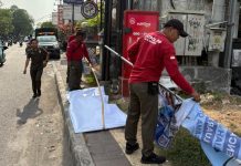 Satpol PP Denpasar Tertibkan 176 Media Promosi Liar di Fasilitas Umum Satpol PP Denpasar