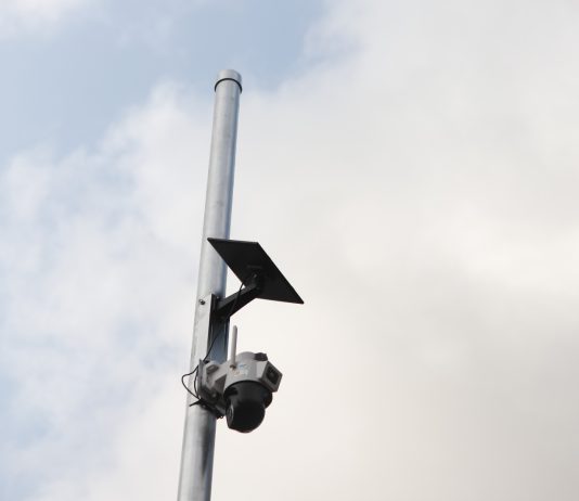 Diintai CCTV Bertenaga Surya, Pembuang Sampah Liar di Ungasan Siap-siap Didenda Rp2 Juta CCTV Ungasan
